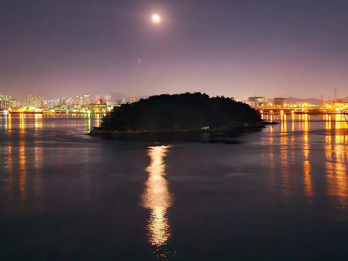 Ocean View Private Terrace, Yeongjongdo, Incheon Airport, 20 Minutes To Inspire Arena, Full Option Aparthotel