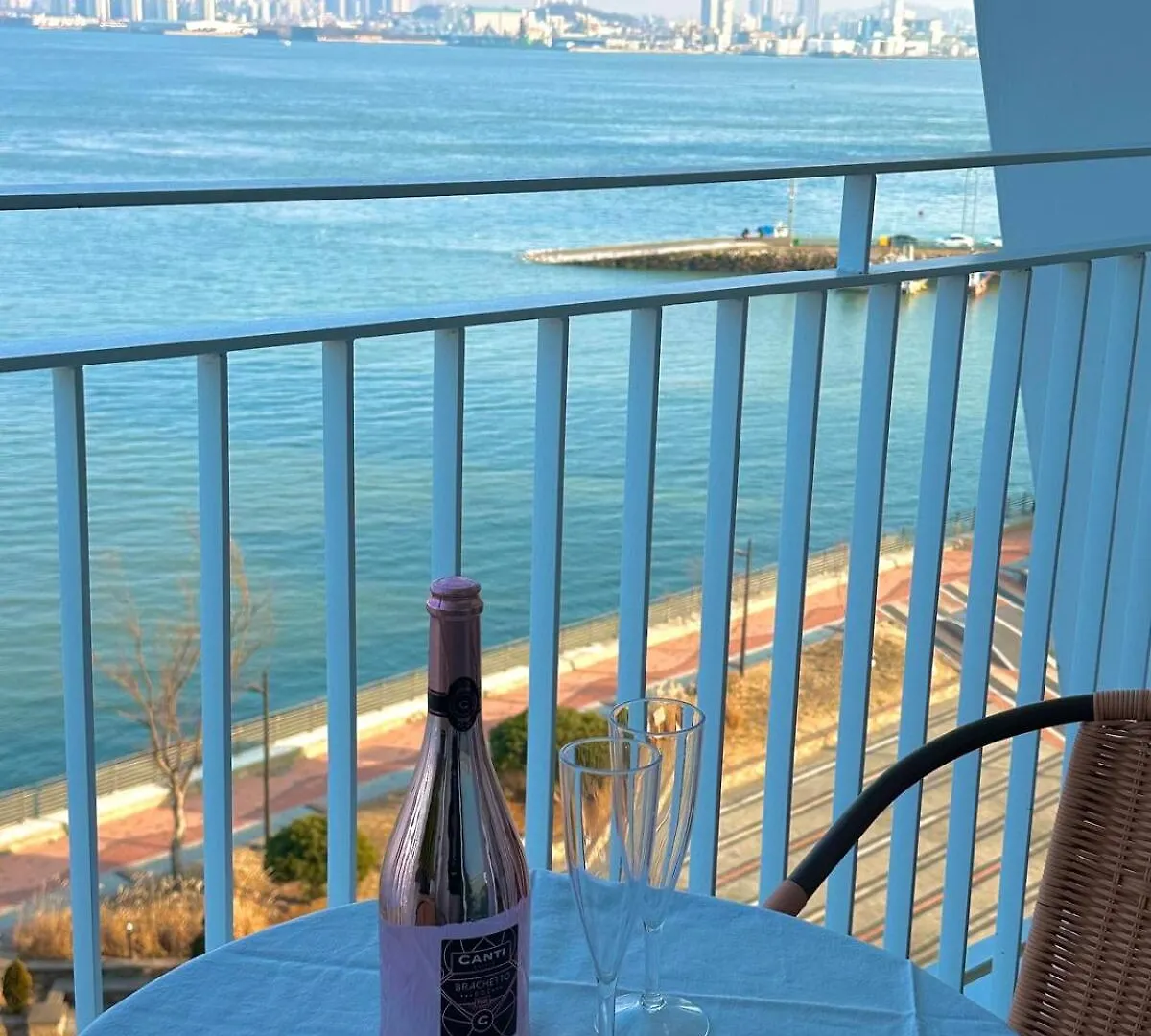 Ocean View Private Terrace, Yeongjongdo, Incheon Airport, 20 Minutes To Inspire Arena, Full Option Aparthotel