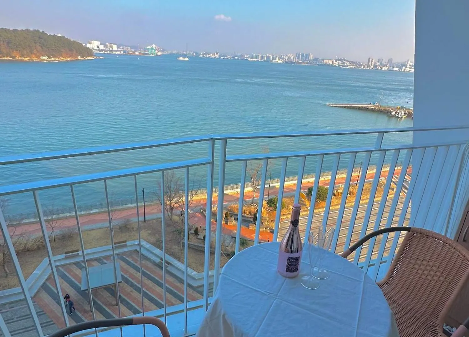 Ocean View Private Terrace, Yeongjongdo, Incheon Airport, 20 Minutes To Inspire Arena, Full Option Aparthotel