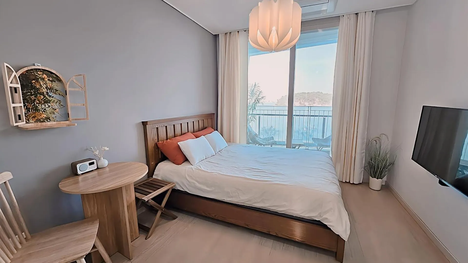 Ocean View Private Terrace, Yeongjongdo, Incheon Airport, 20 Minutes To Inspire Arena, Full Option Aparthotel