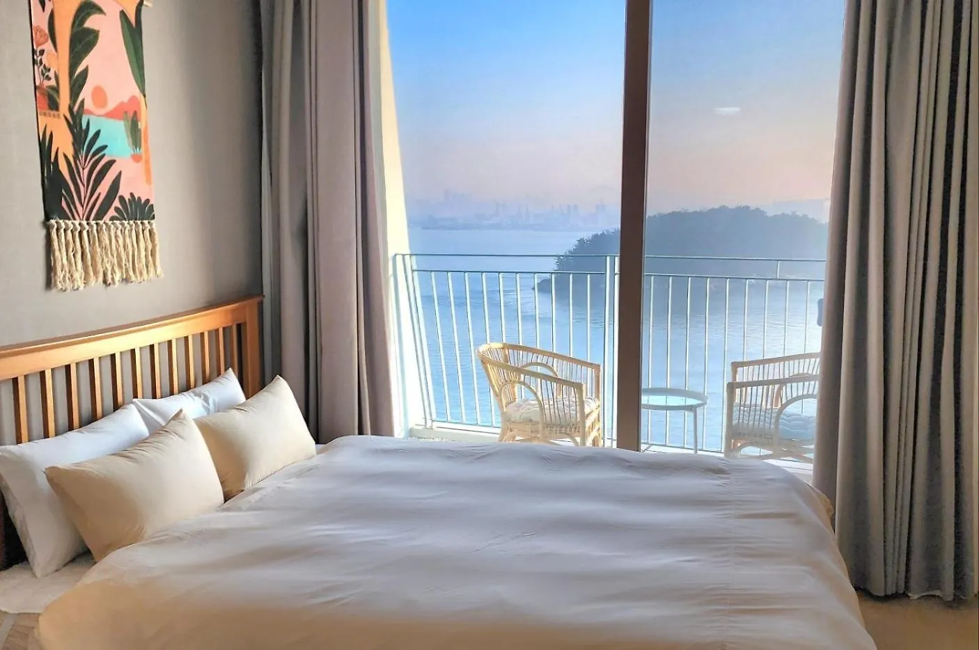 Ocean View Private Terrace, Yeongjongdo, Incheon Airport, 20 Minutes To Inspire Arena, Full Option Aparthotel